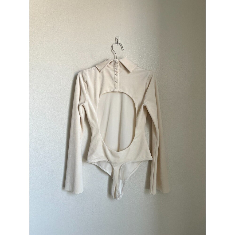 Camila Coelho Gloria Velour Turtleneck Bodysuit in Off-White Size MEDIUM - Picture 3 of 7